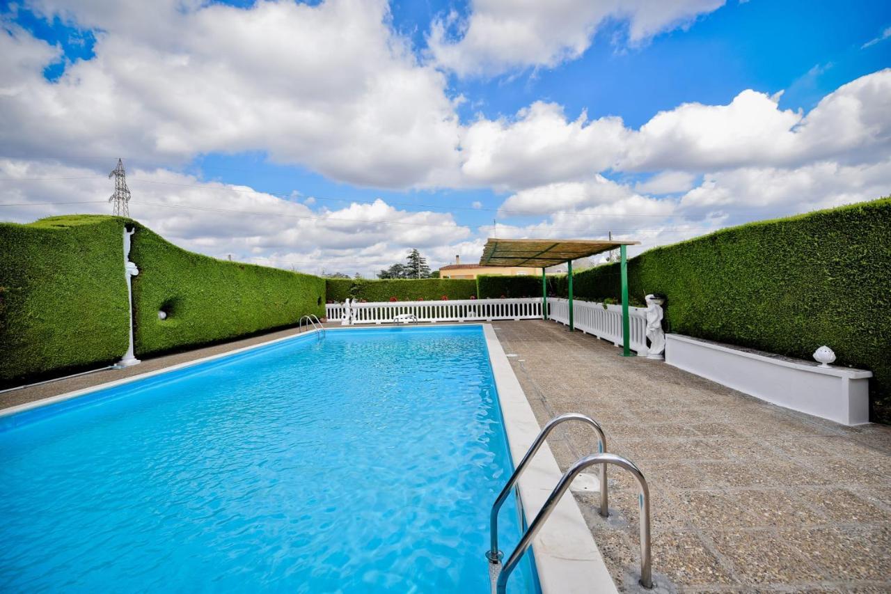 I Cinque Trulli With Swimming Pool Martina Franca Exterior foto