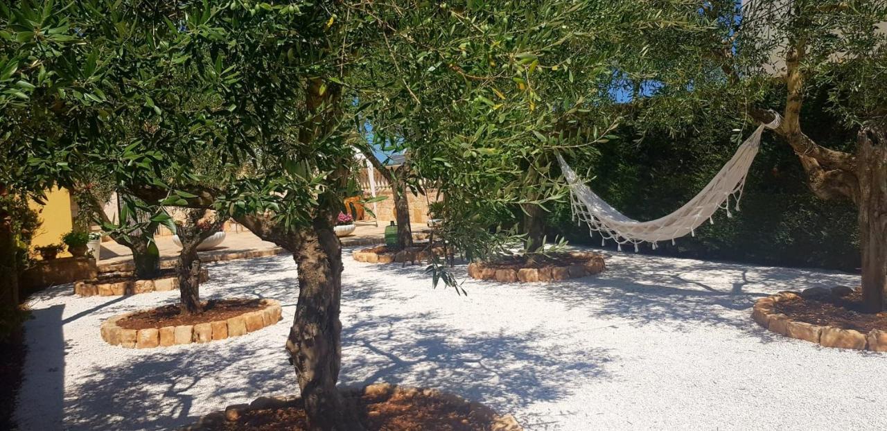 I Cinque Trulli With Swimming Pool Martina Franca Exterior foto
